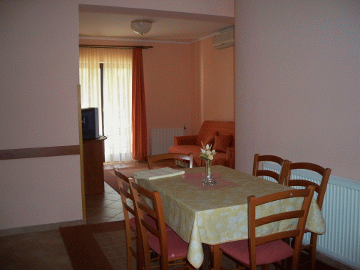 Click to enlarge Apartman8/Ap8a.gif